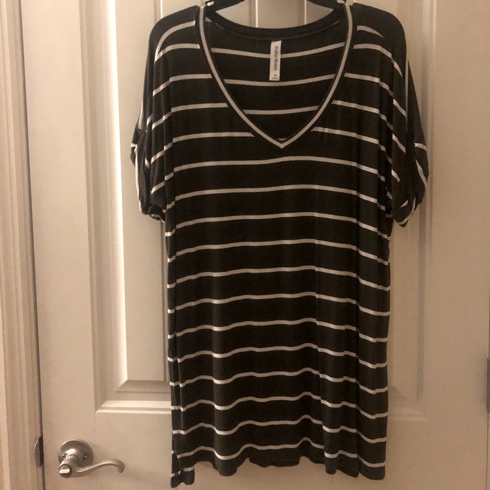 Zenana Preimum V-Neck Tee